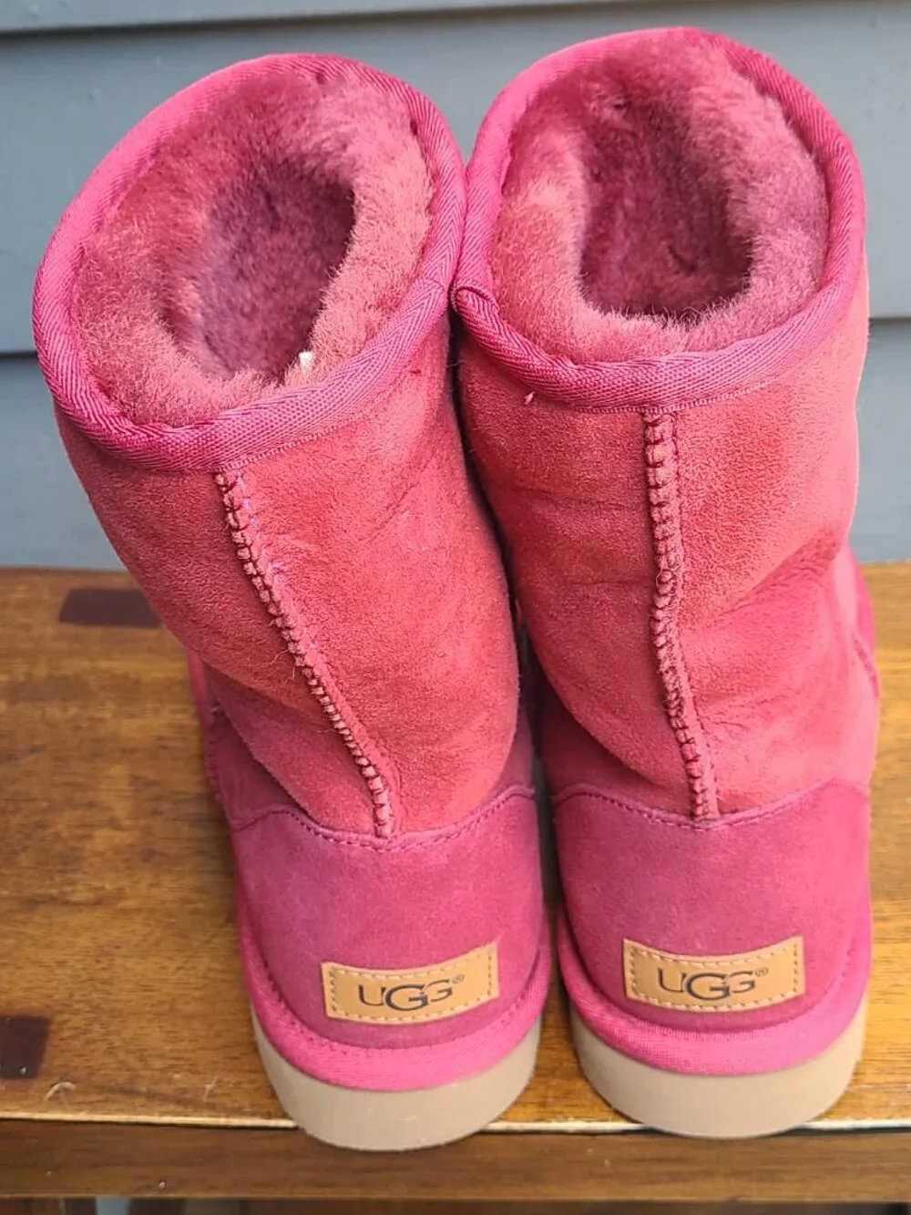 UGG Classic Short Suede Boot in Red Real Shearling NWT size 8
